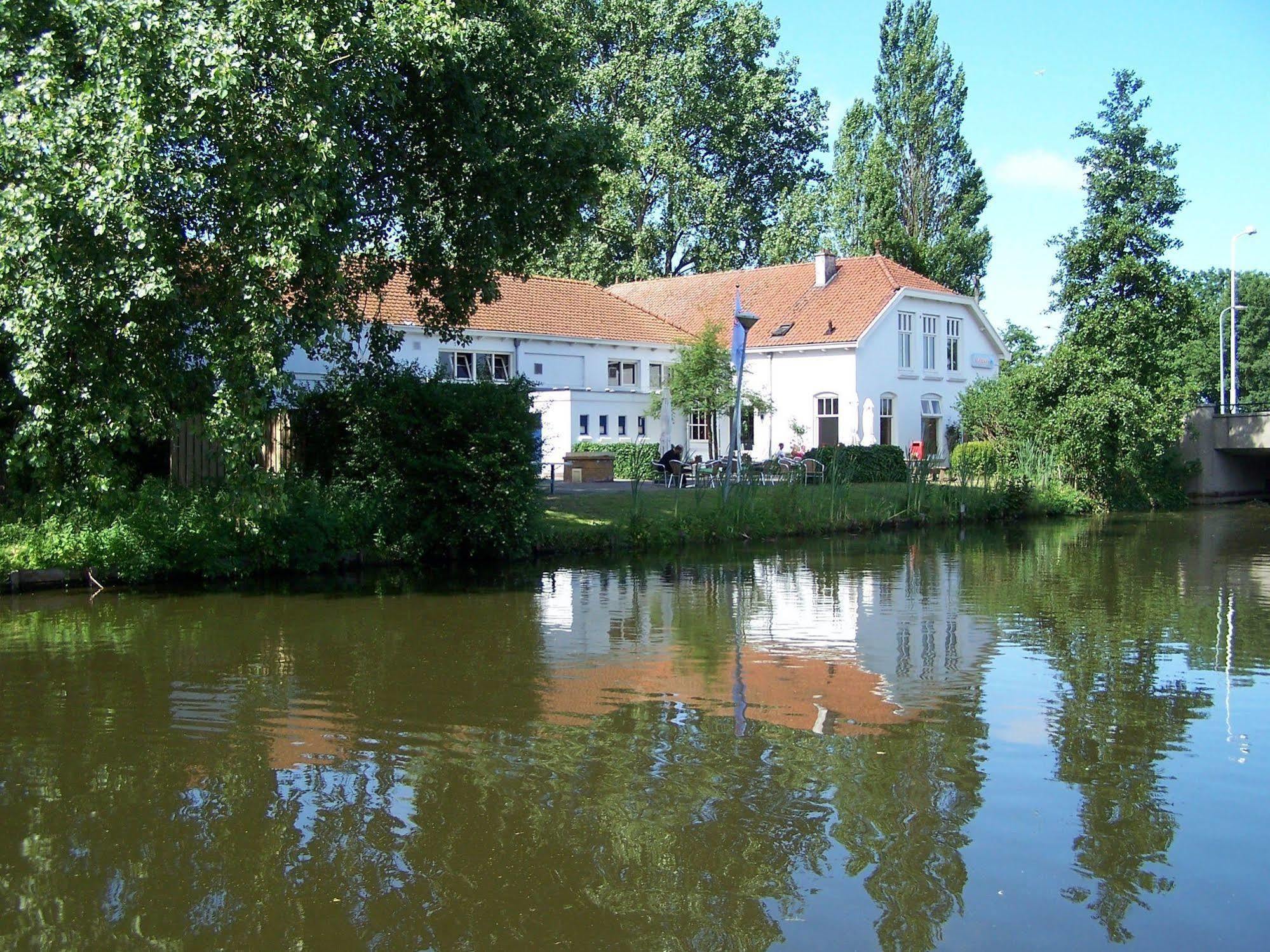 Stayokay Hostel Haarlem Exterior photo